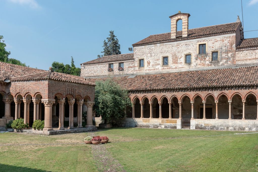 Le cloître de la basilique San Zeno